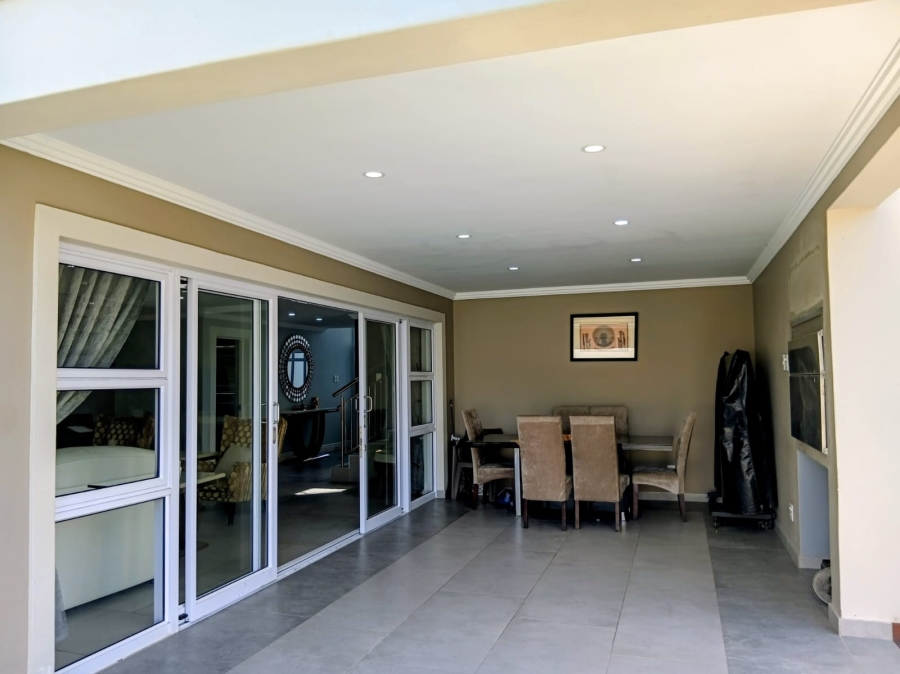 5 Bedroom Property for Sale in Beacon Bay Eastern Cape